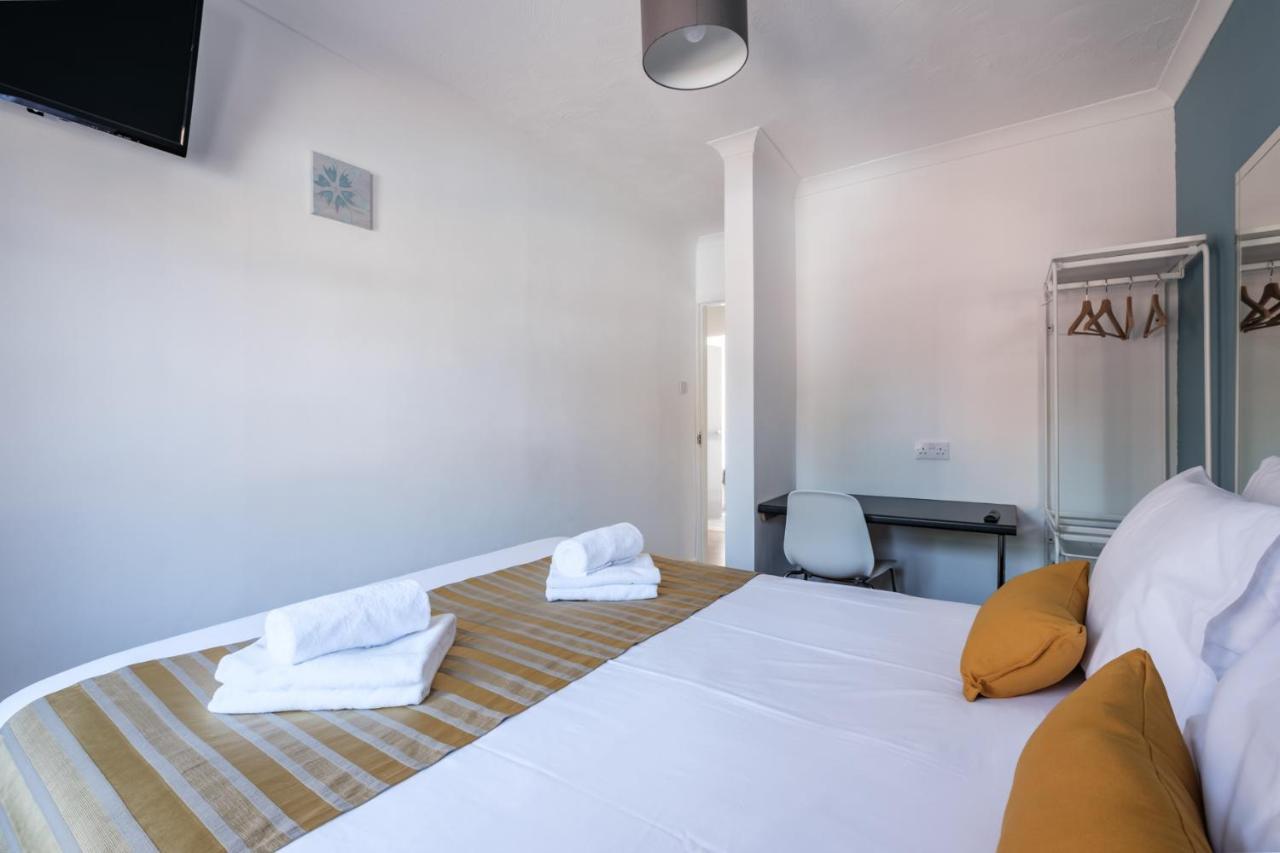 The Douglas - Spacious 2 Bed Apartment In Uddingston Extérieur photo