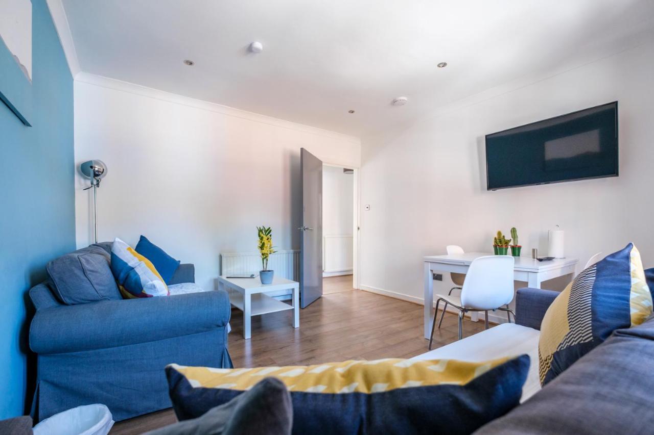 The Douglas - Spacious 2 Bed Apartment In Uddingston Extérieur photo