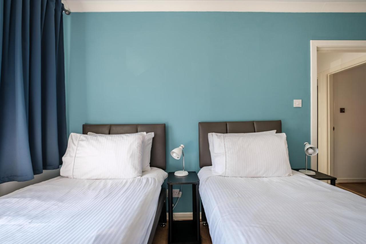 The Douglas - Spacious 2 Bed Apartment In Uddingston Extérieur photo