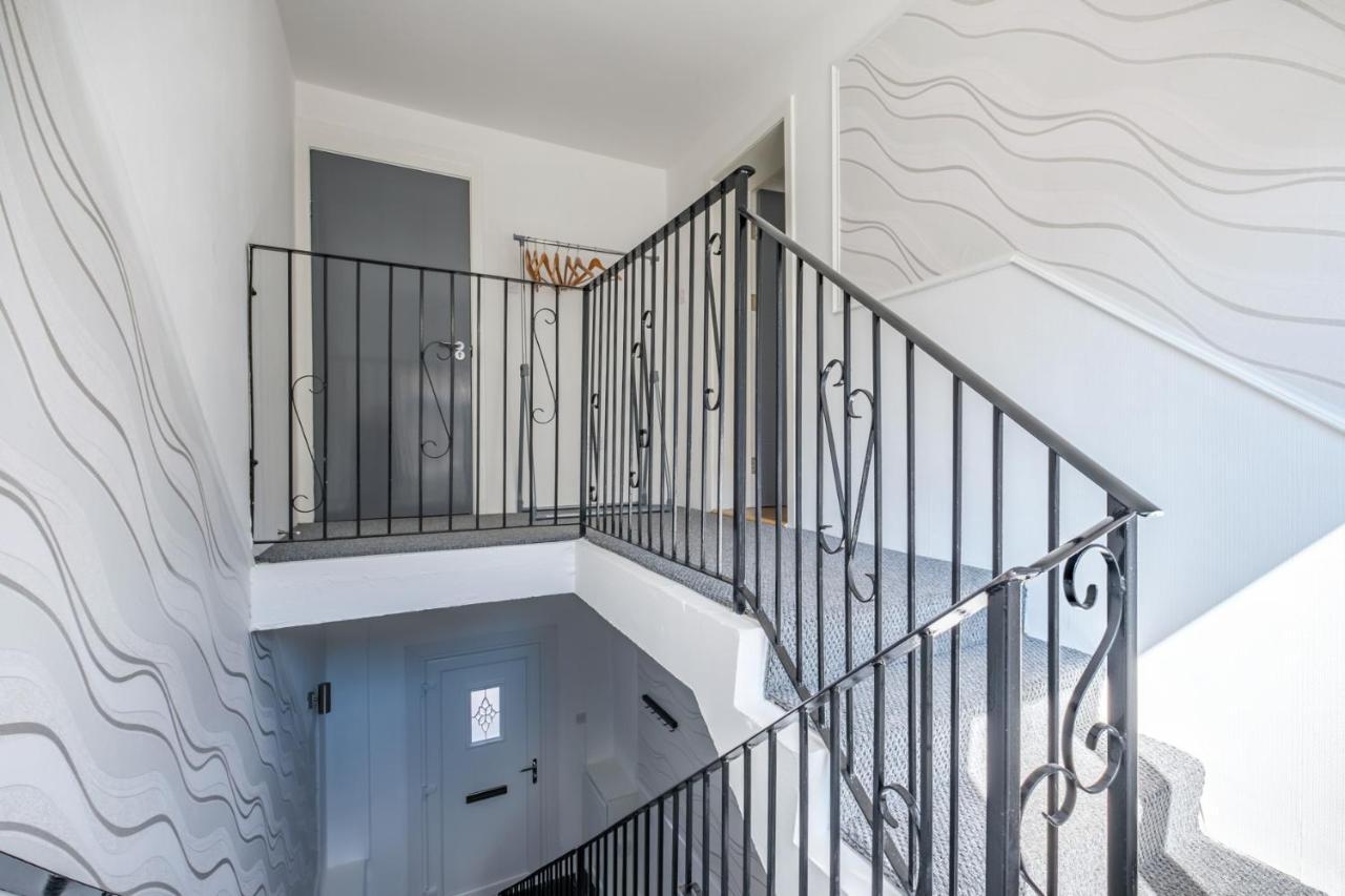 The Douglas - Spacious 2 Bed Apartment In Uddingston Extérieur photo